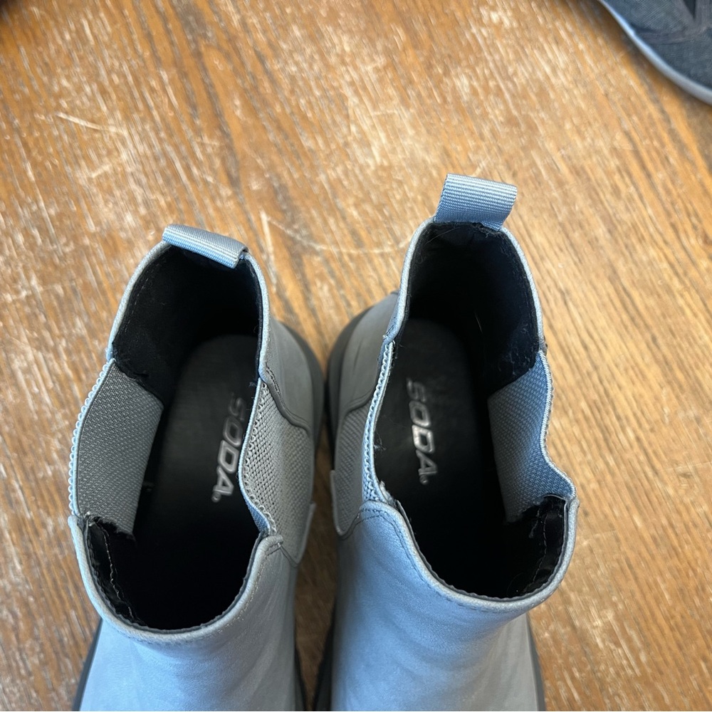 Soda Slip-On Chelsea Boots in Light Gray